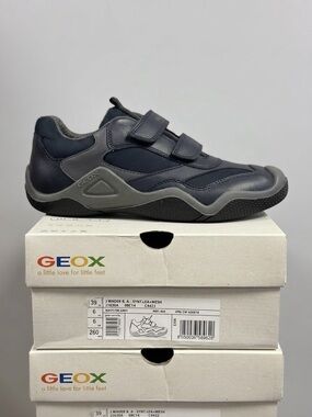 Geox Boys Sneakers. Navy/Dark Grey. Model-Wader.